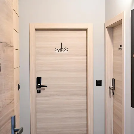 ゲストハウス Solemar Luxury Rooms - City Center Zadar, Free Parking 3*